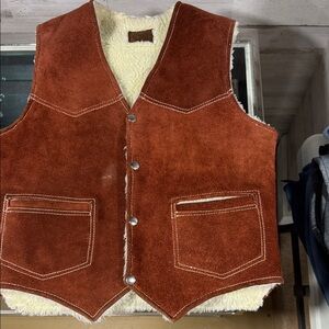 Echo Suede Sherpa-Lined Vest in Rust